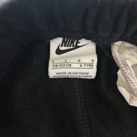 Boys Nike sweatpants/joggers size 6-7 - Picture 2 of 4